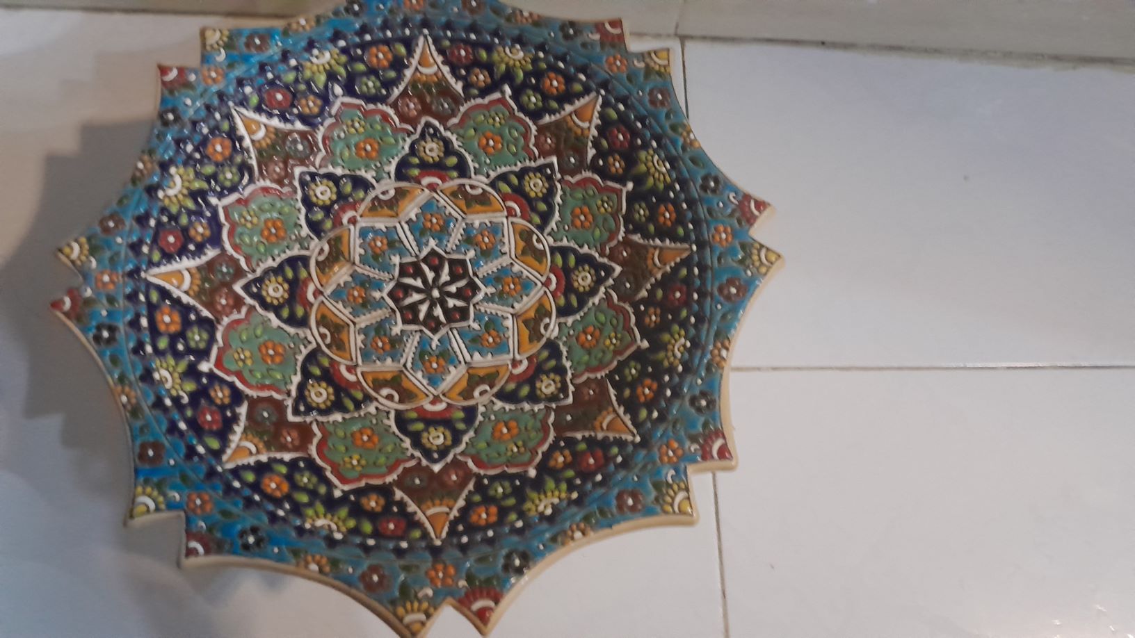 میناکاری روی سفال 